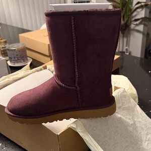 UGG Women's Boots in Deep Burgundy NEW NEW